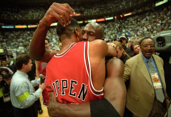 1998-0614-Michael-Jordan-Scottie-Pippen-080098814.jpg